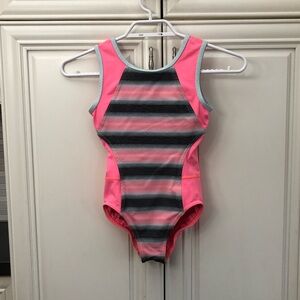 SIZE 7 - Ivivva by Lululemon bodysuit 🍋